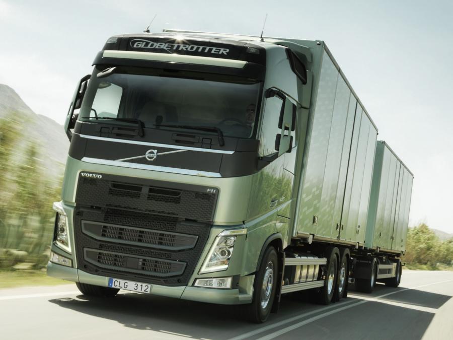  Volvo FH 540 6x2 2012 года  (фото 2 из 10)